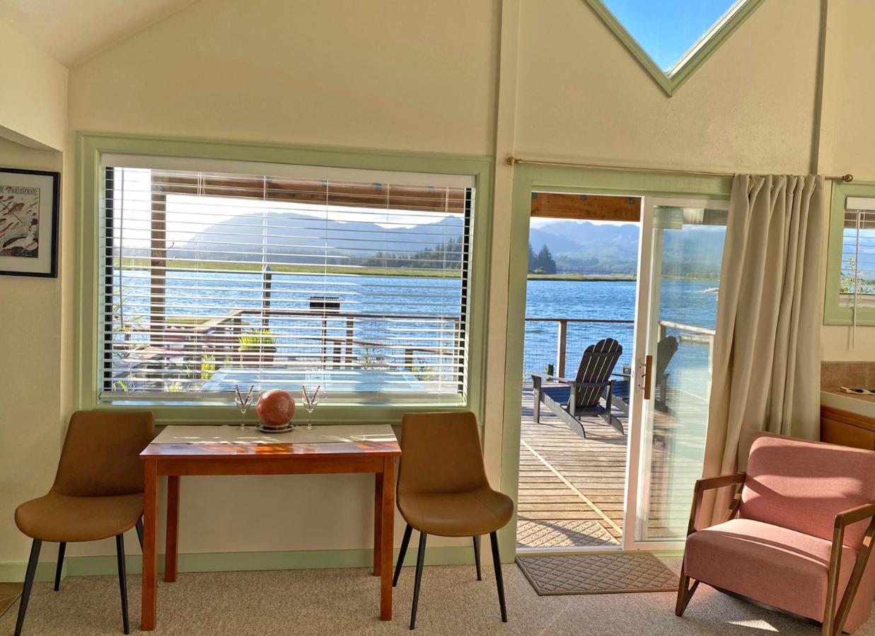Wheeler On The Bay Lodge And Marina Bagian luar foto
