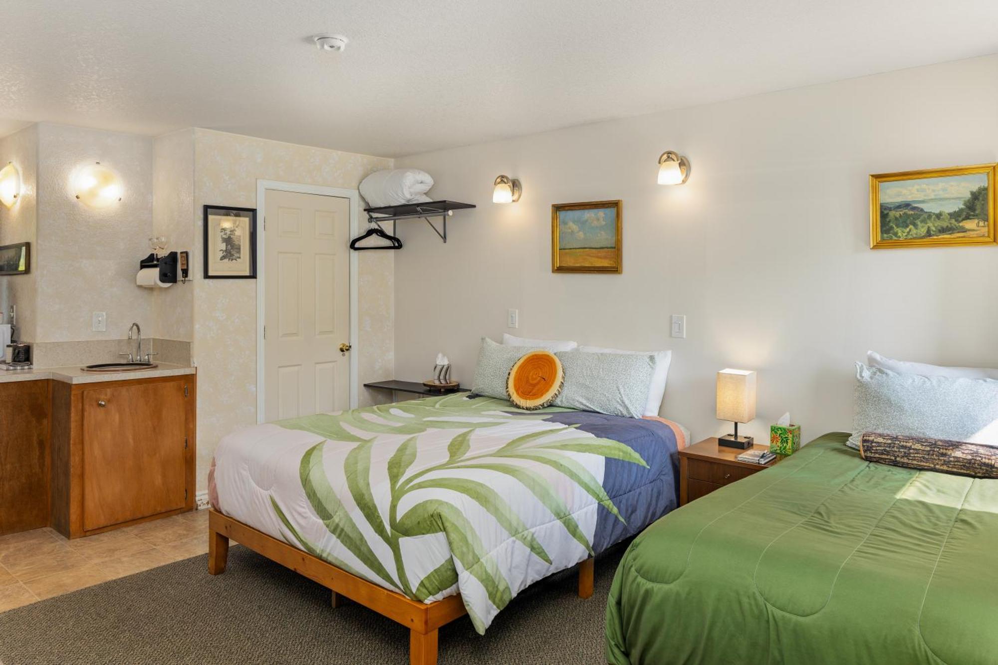 Wheeler On The Bay Lodge And Marina Bagian luar foto